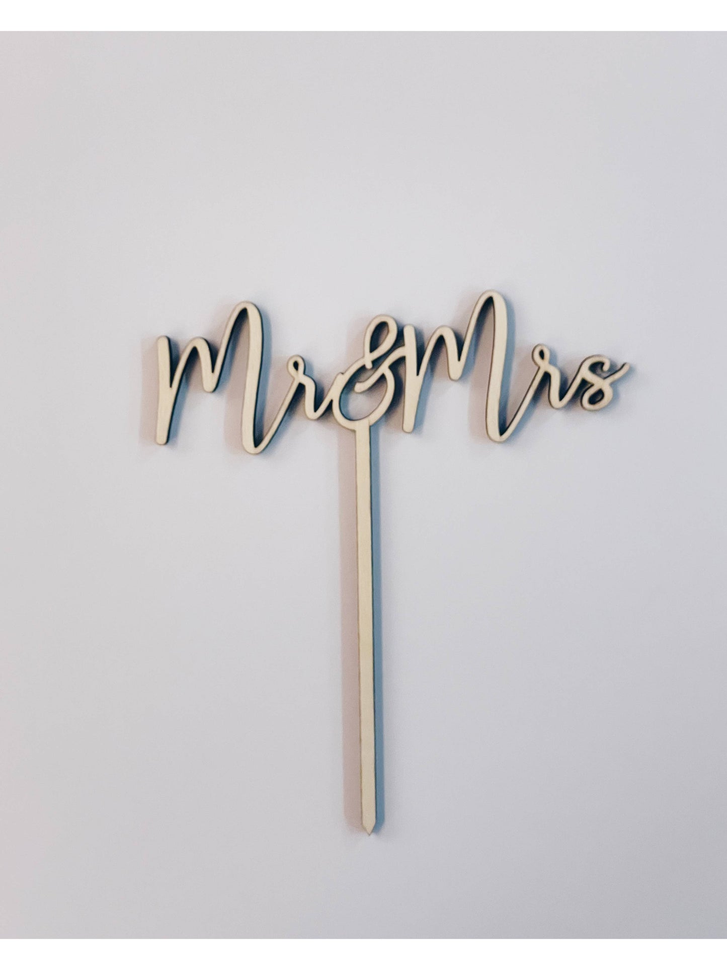 "Mr&Mrs" Wooden Topper