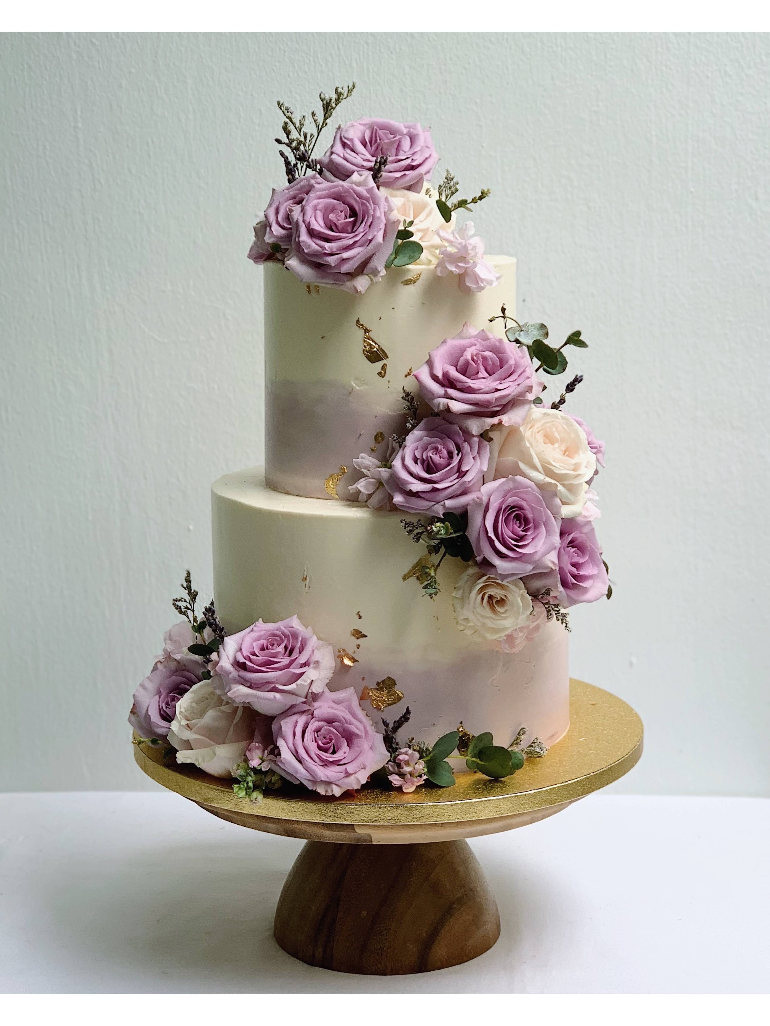F53. Lilac Watercolour Floral Cake