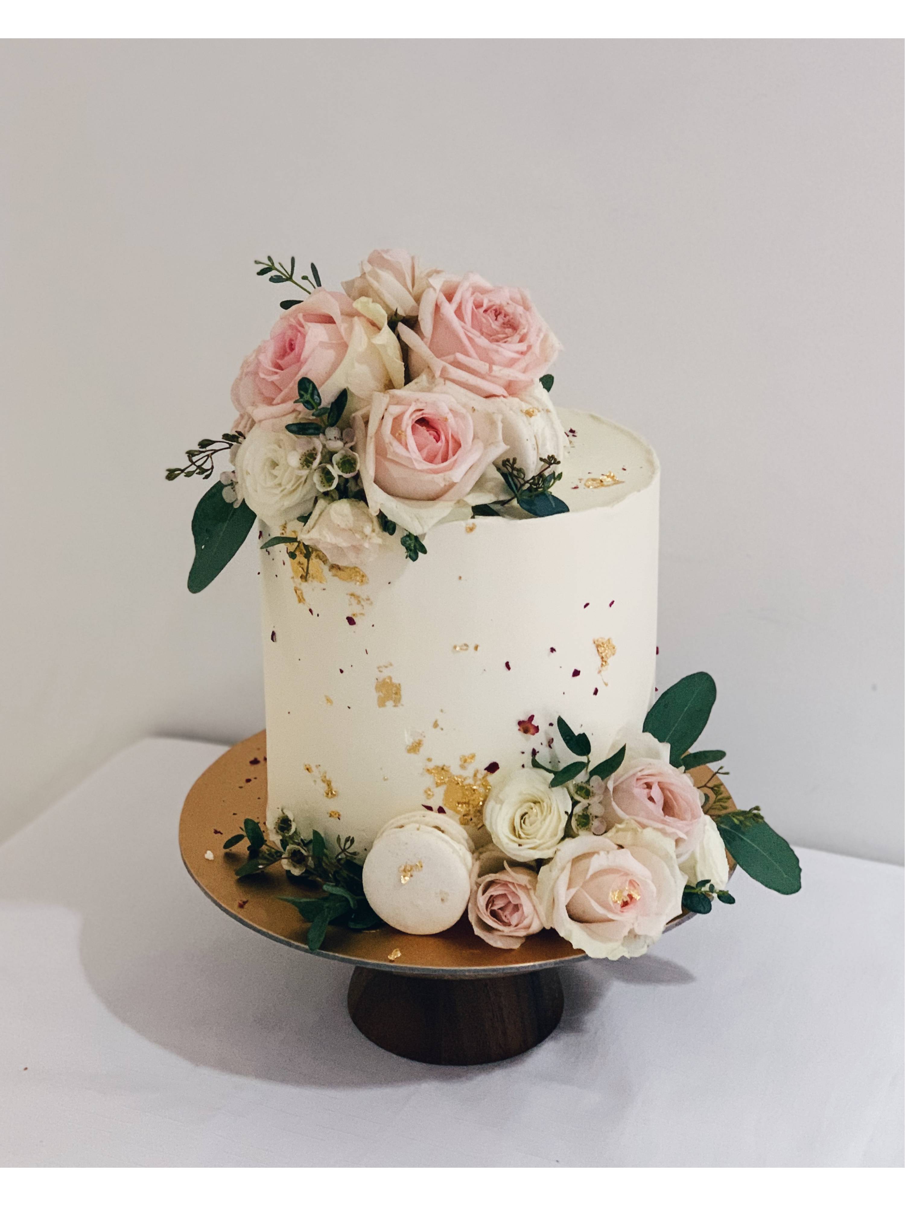 F5. White Blush Floral Cake