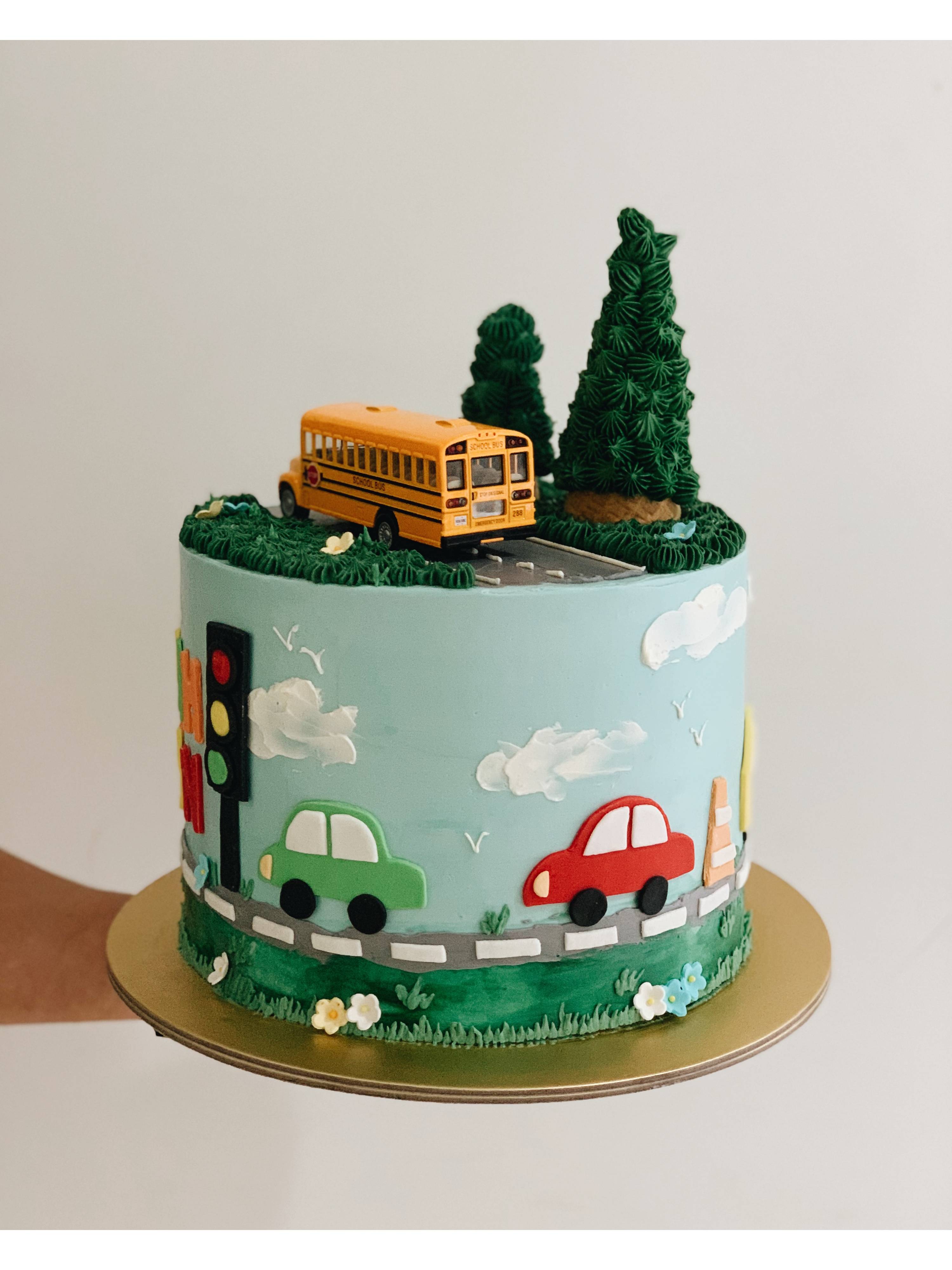 V6. Car & Bus Cake