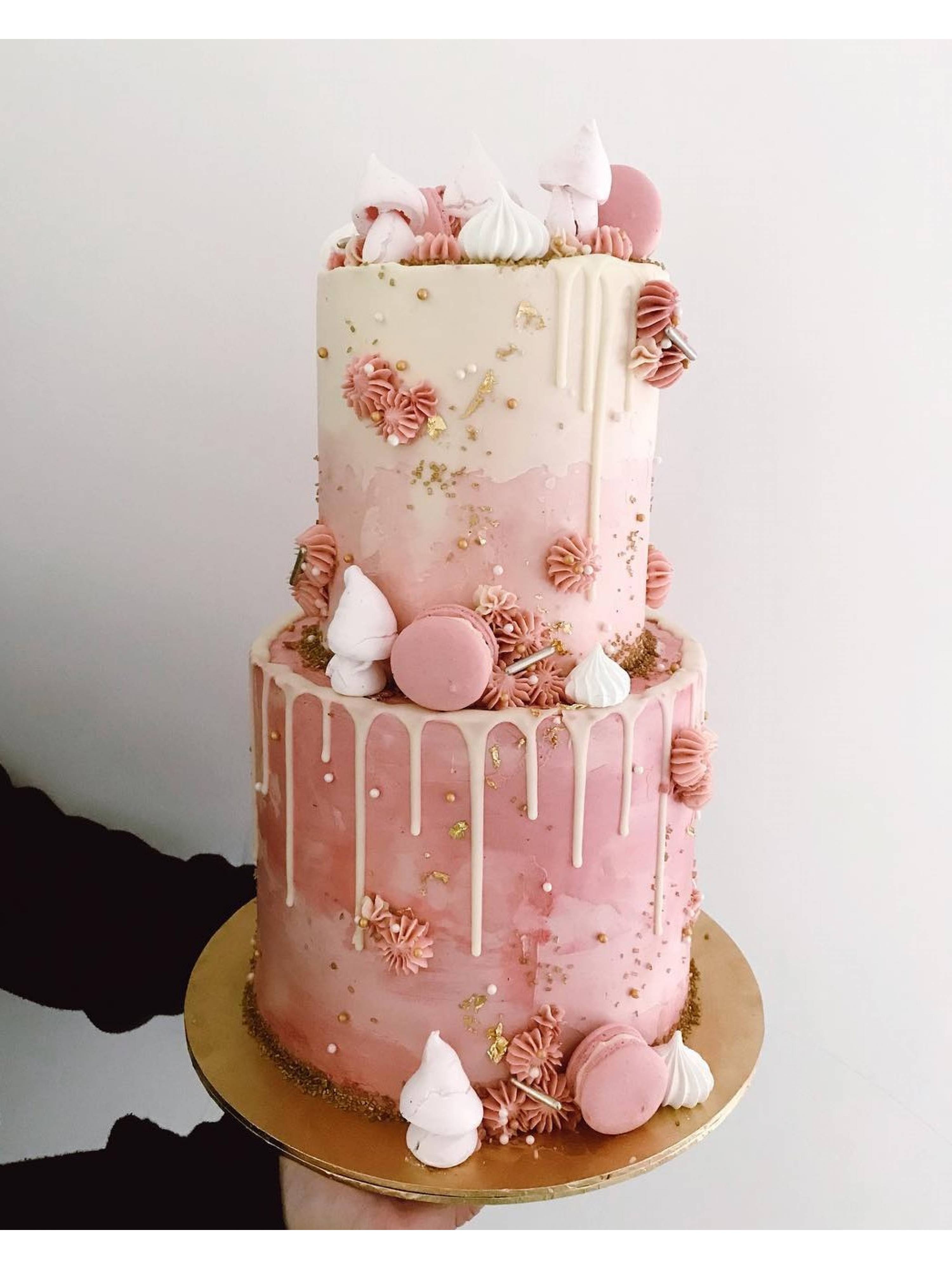 W23. Dreamy Pink Watercolour Cake